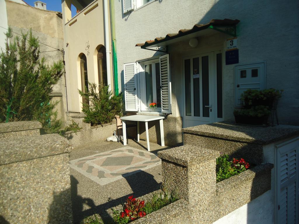 Apartment Filip Vrbnik Exterior foto